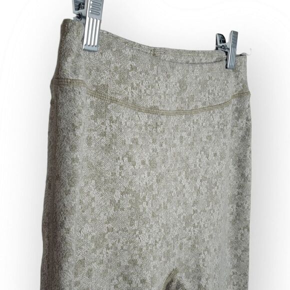 Gymshark Fit Fleur Texture Legging size Small - Picture 2 of 6